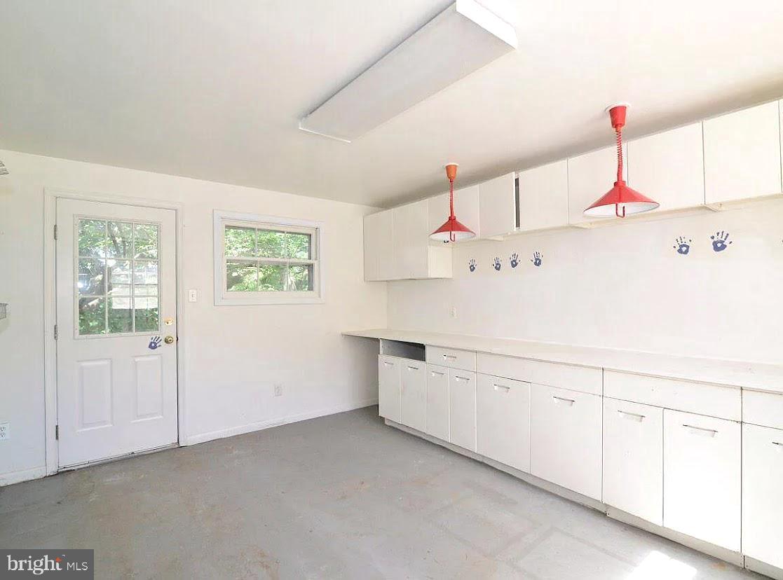 BROYHILL LANGLEY ESTATES - Residential Lease