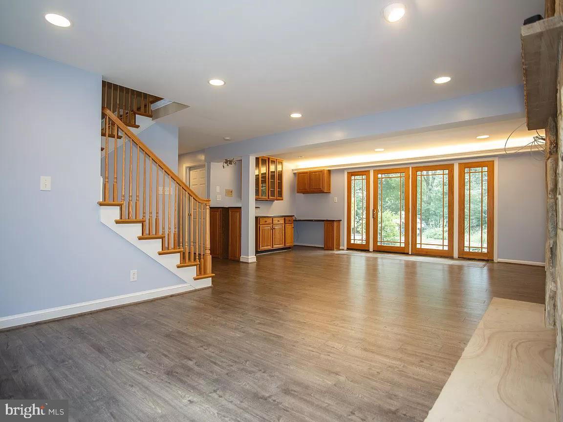 BROYHILL LANGLEY ESTATES - Residential Lease