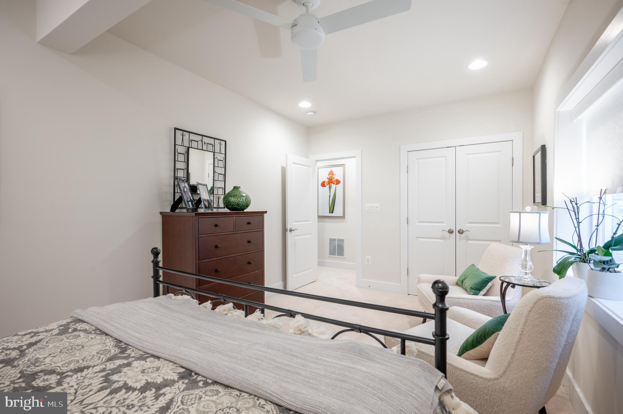 THE RESIDENCES AT MCCONNELL MANOR - Residential