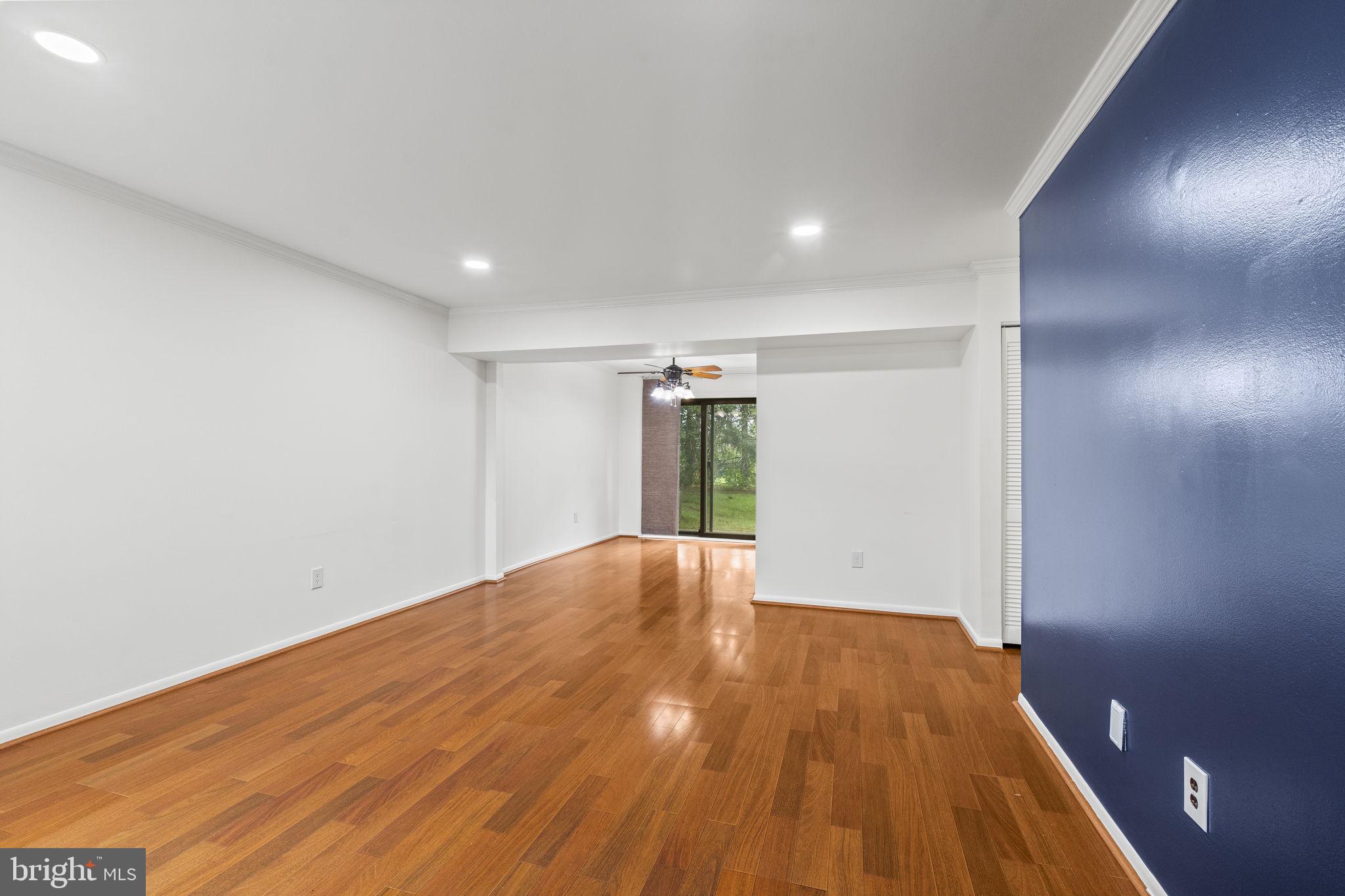404 WILLOW TURN A
