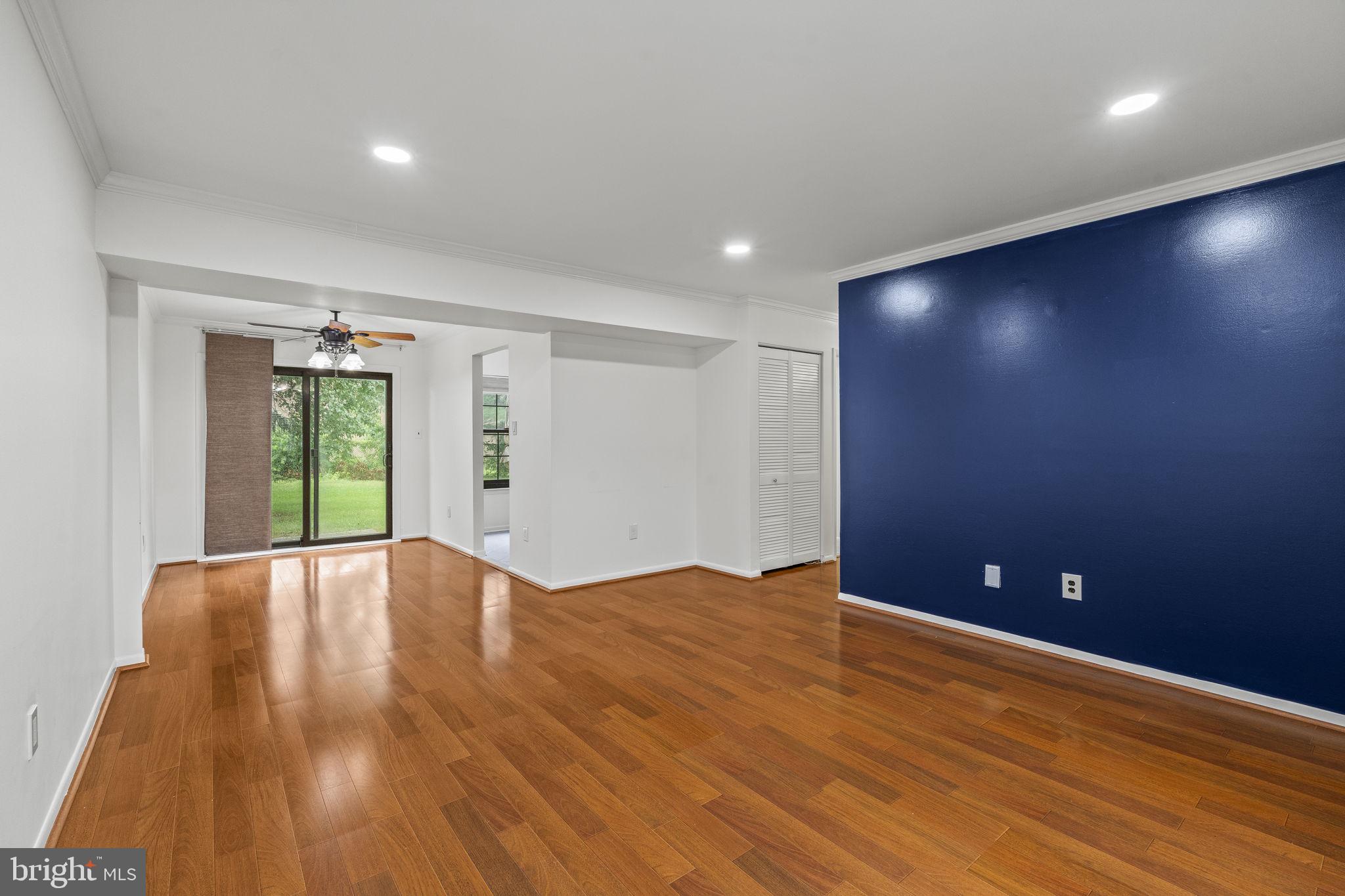 404 WILLOW TURN A