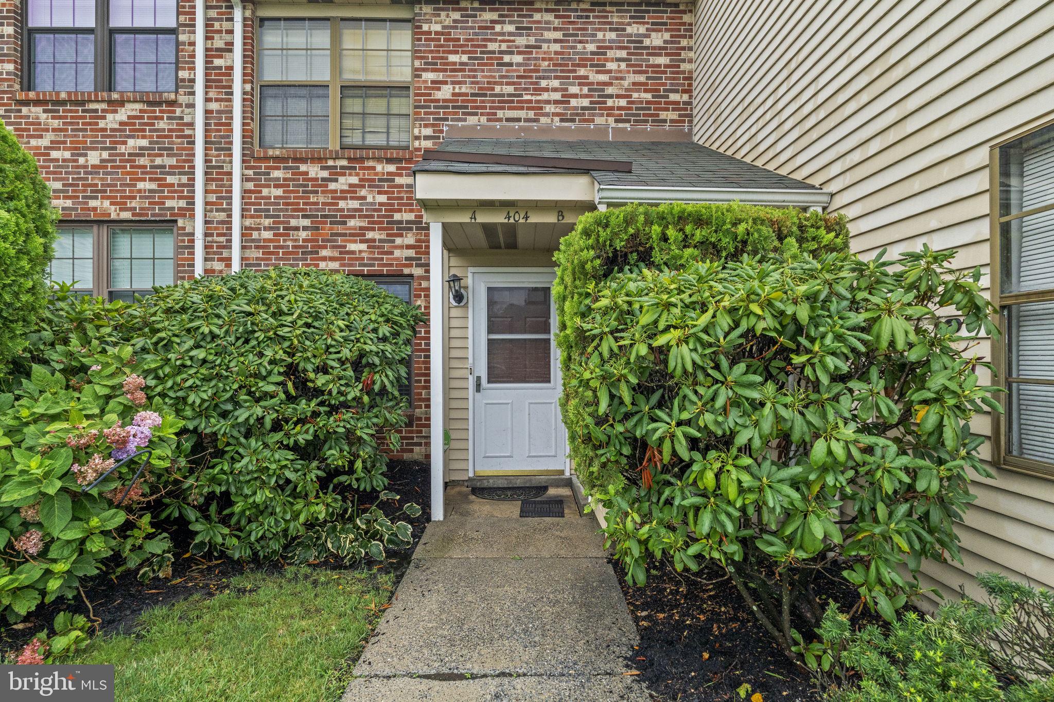 404 WILLOW TURN A