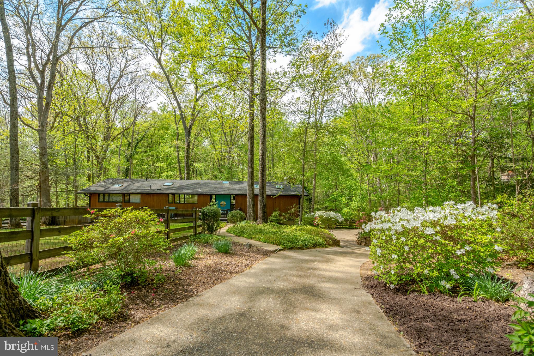 3320 HIGHLAND LANE