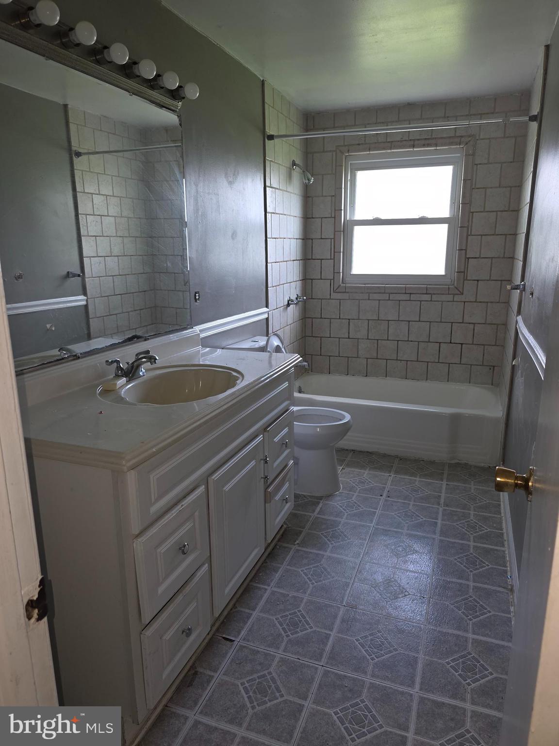 FULLERTON - Residential