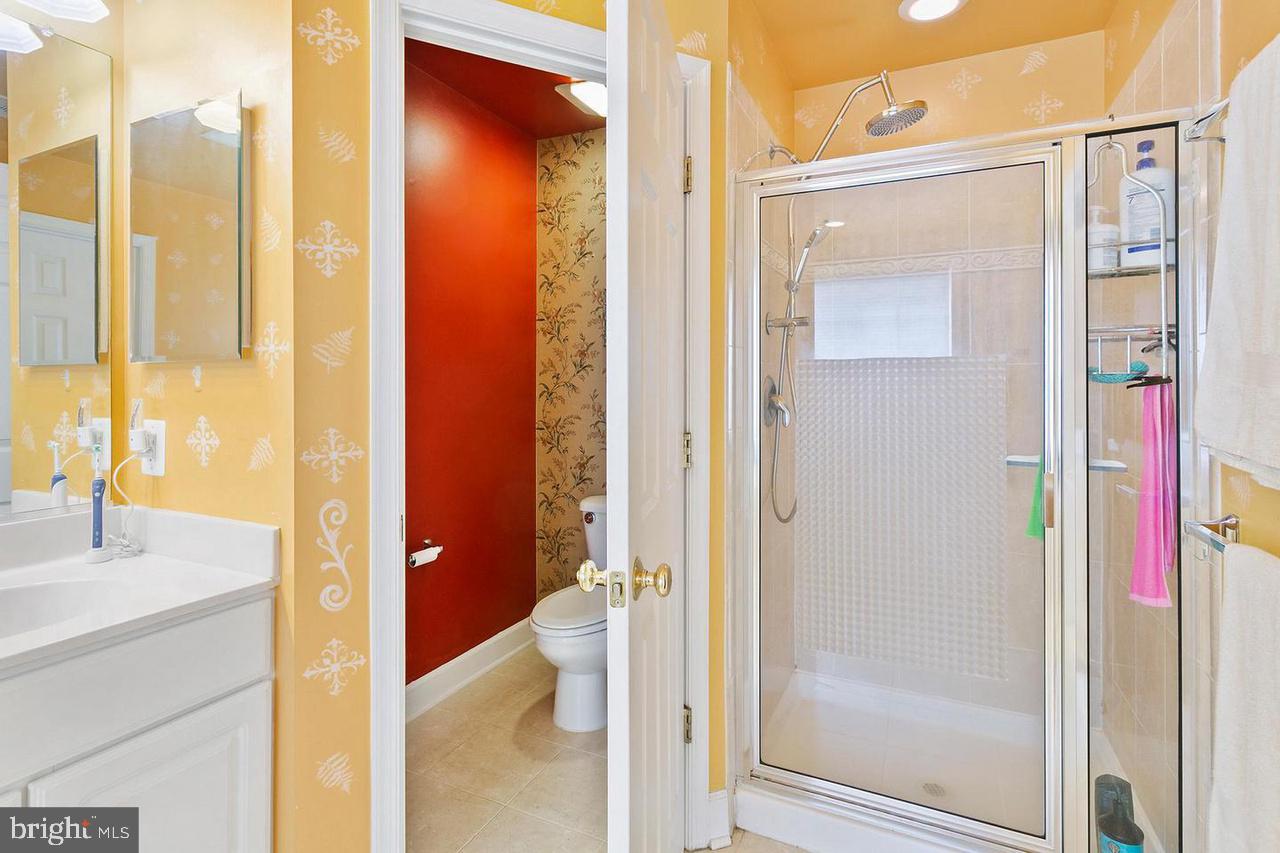 LAUREL RIDGE CROSSING - Residential Lease