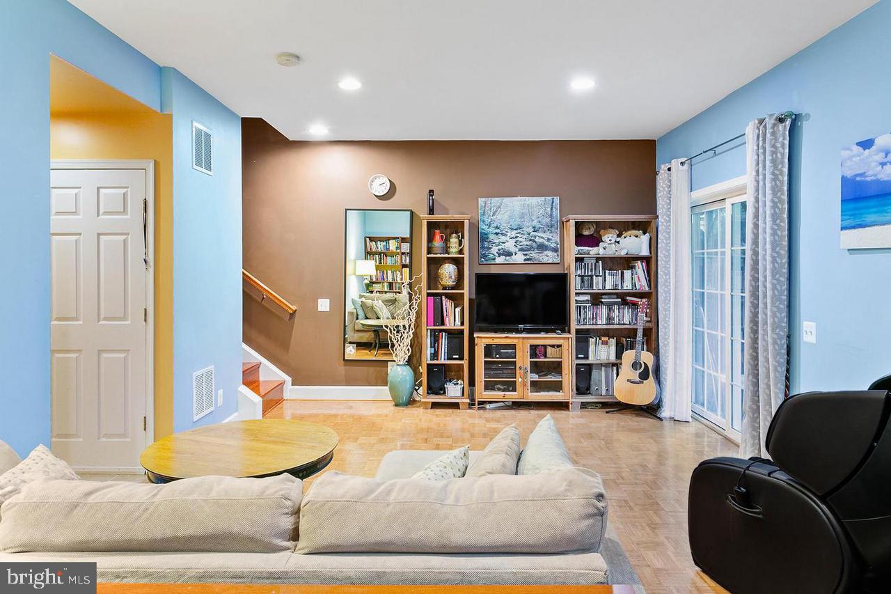 LAUREL RIDGE CROSSING - Residential Lease