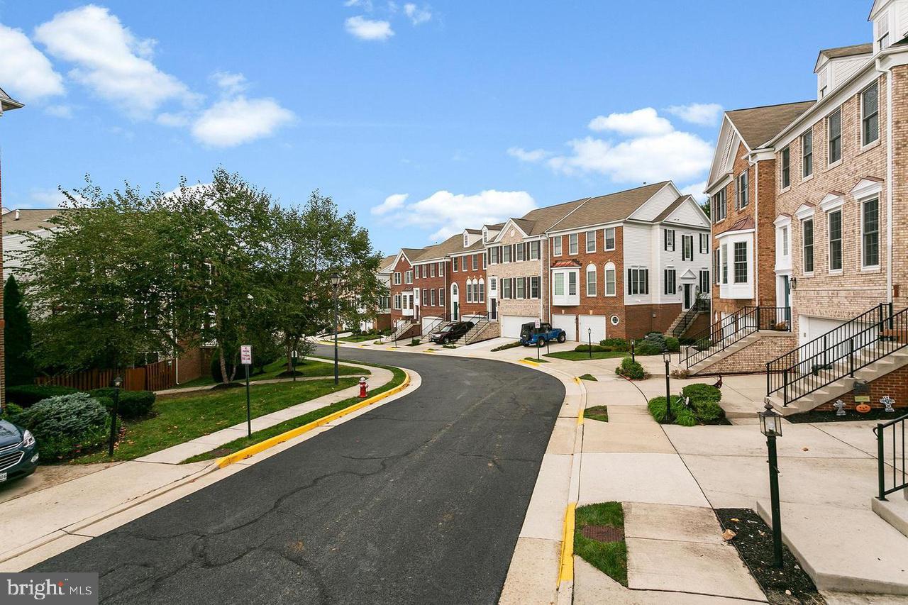 LAUREL RIDGE CROSSING - Residential Lease