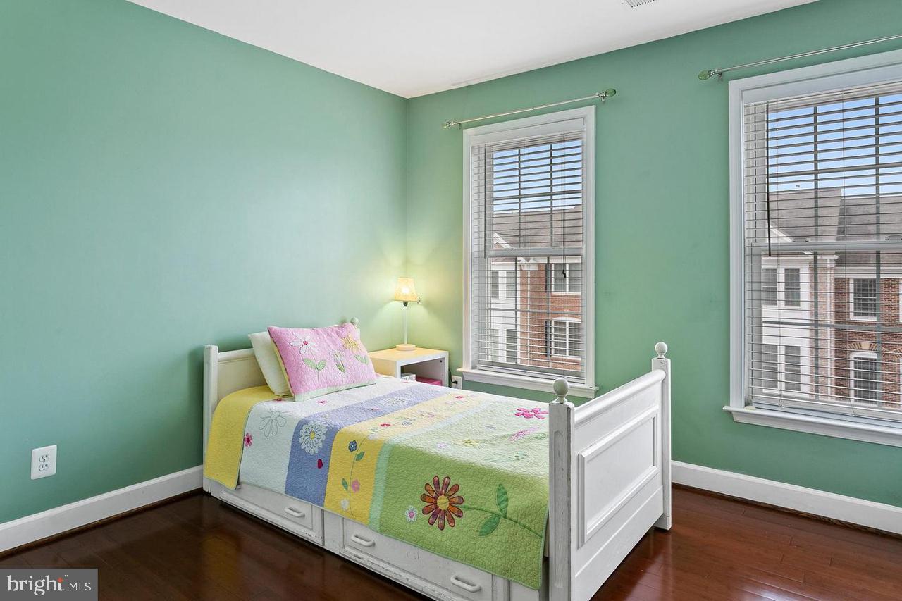 LAUREL RIDGE CROSSING - Residential Lease