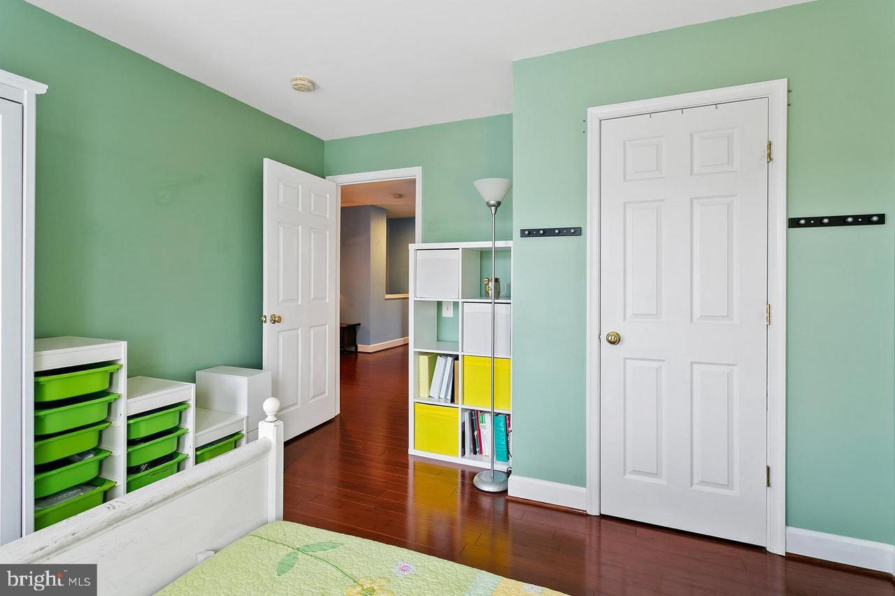 LAUREL RIDGE CROSSING - Residential Lease