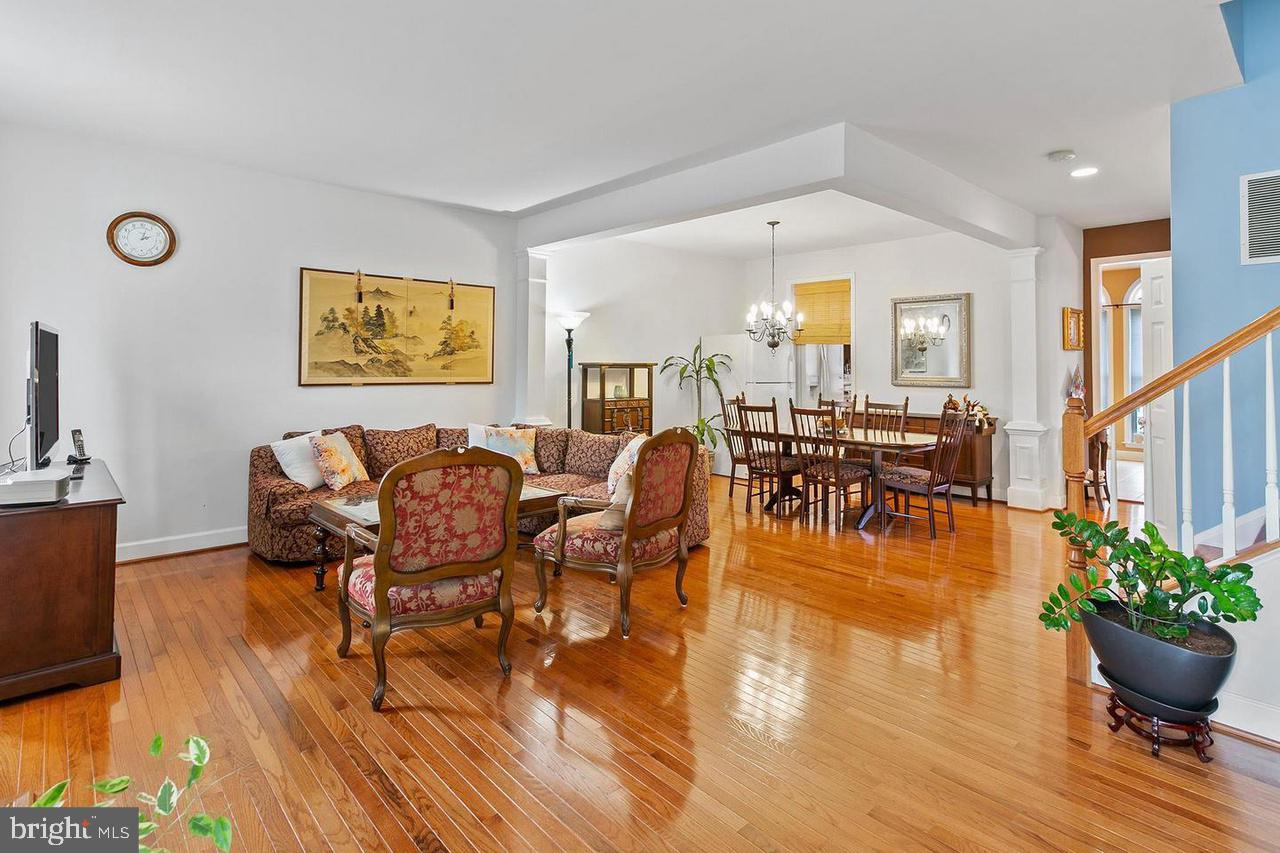 LAUREL RIDGE CROSSING - Residential Lease