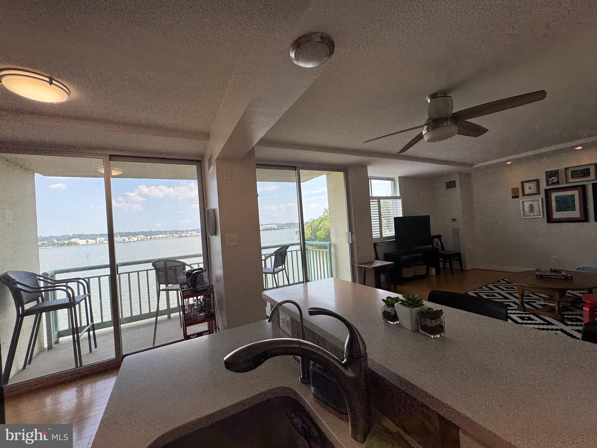 MARINA TOWERS - Residential Lease