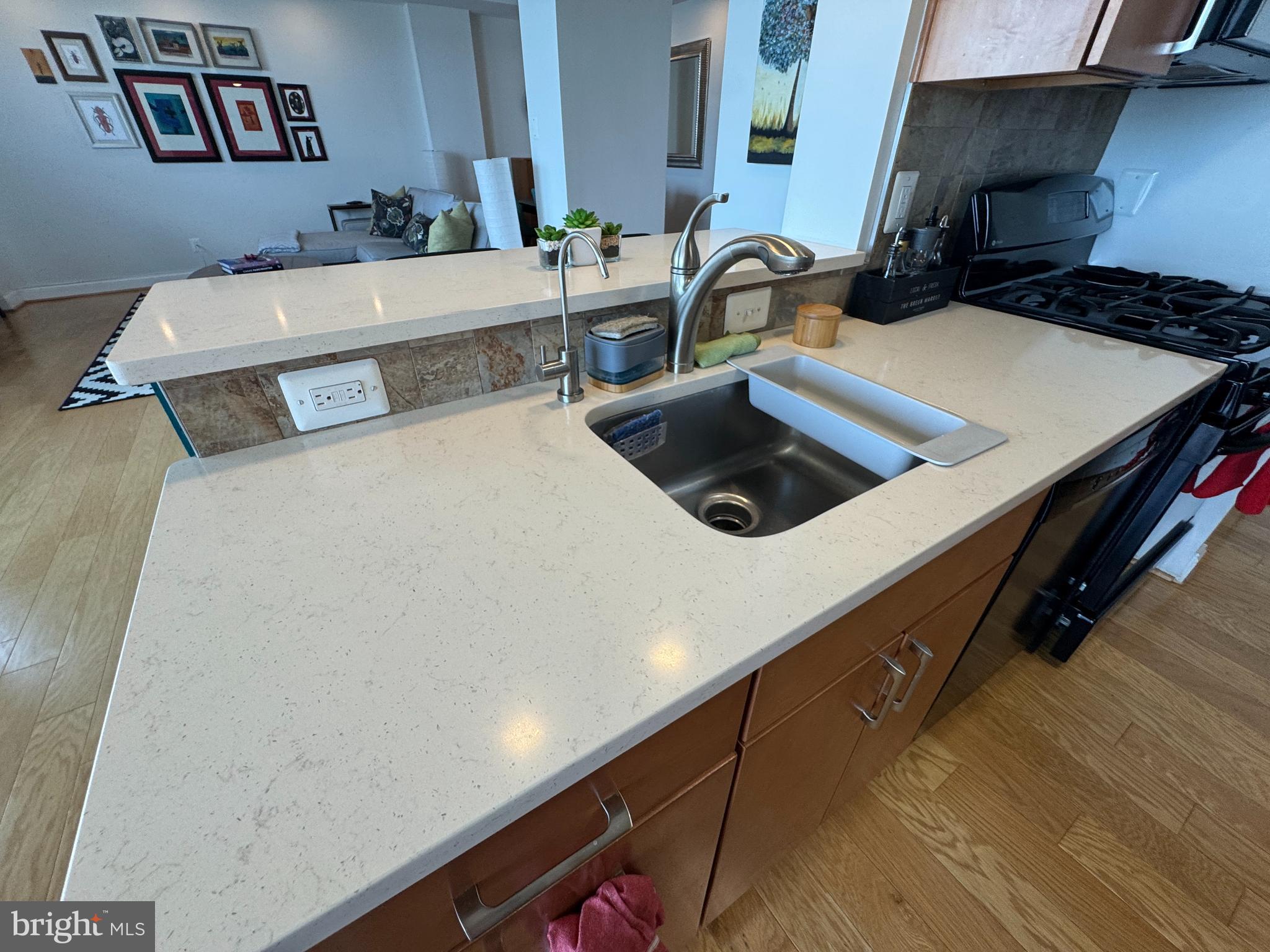 MARINA TOWERS - Residential Lease