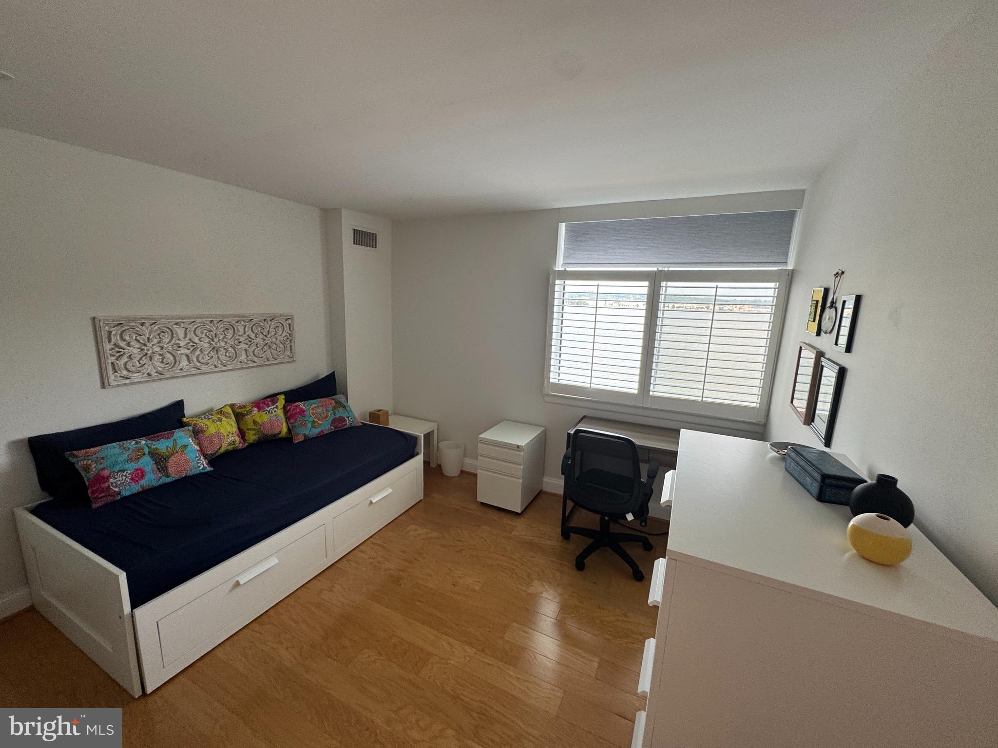 MARINA TOWERS - Residential Lease