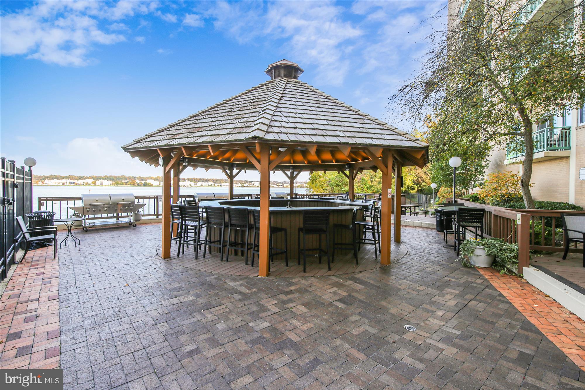 MARINA TOWERS - Residential Lease