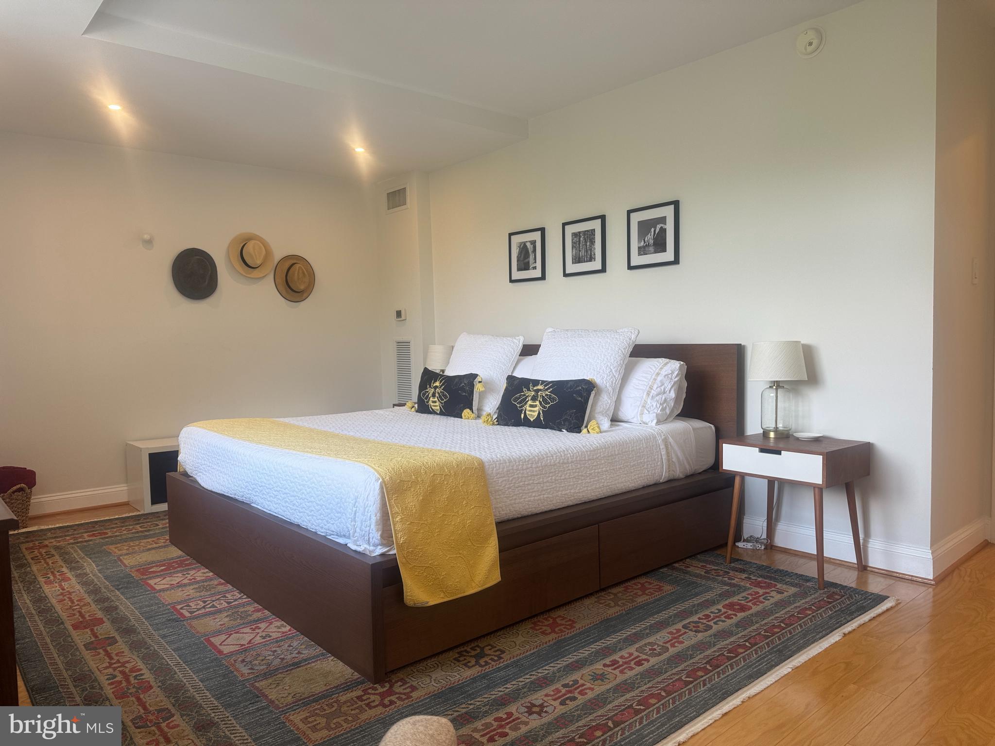 MARINA TOWERS - Residential Lease