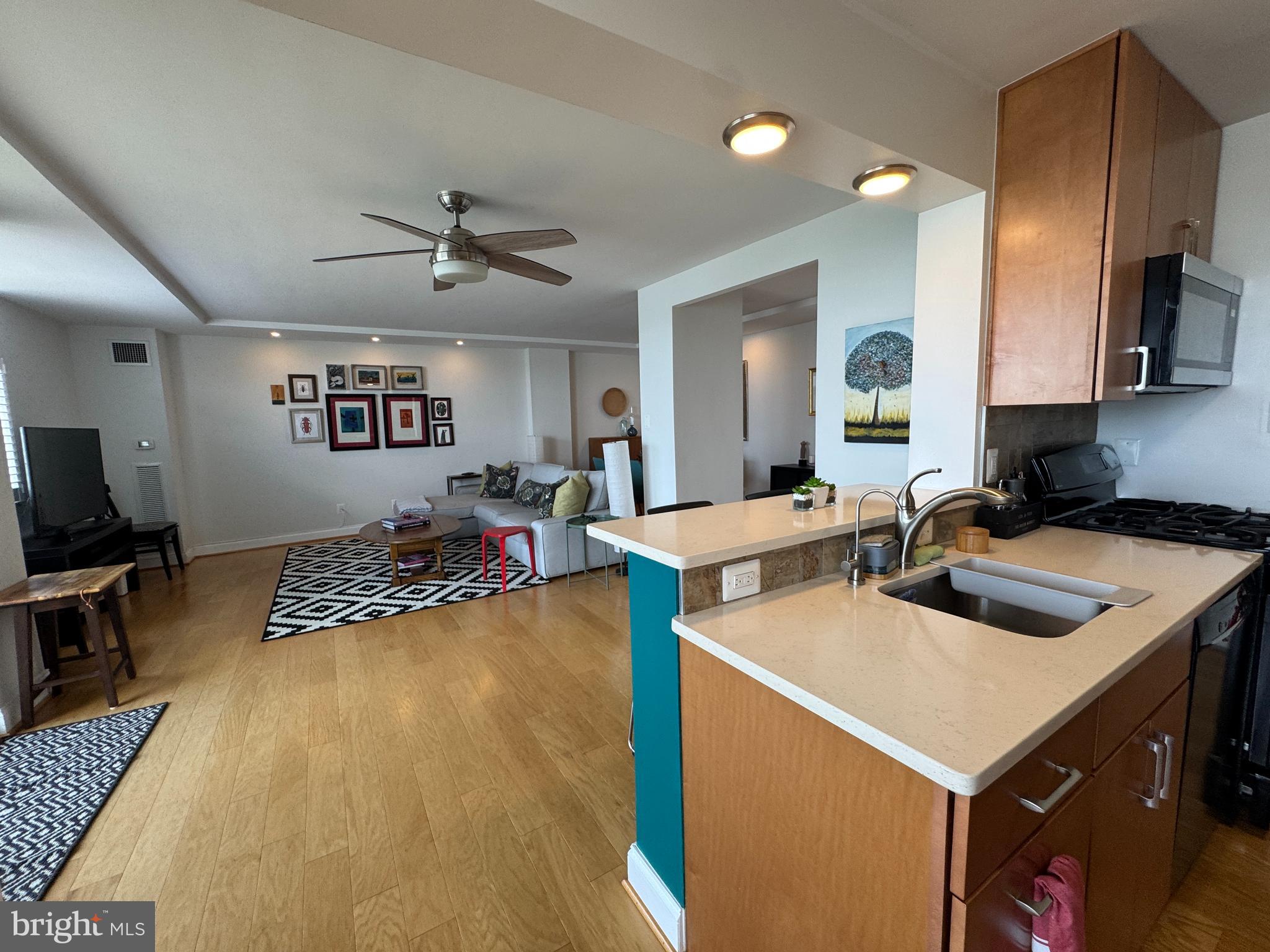 MARINA TOWERS - Residential Lease