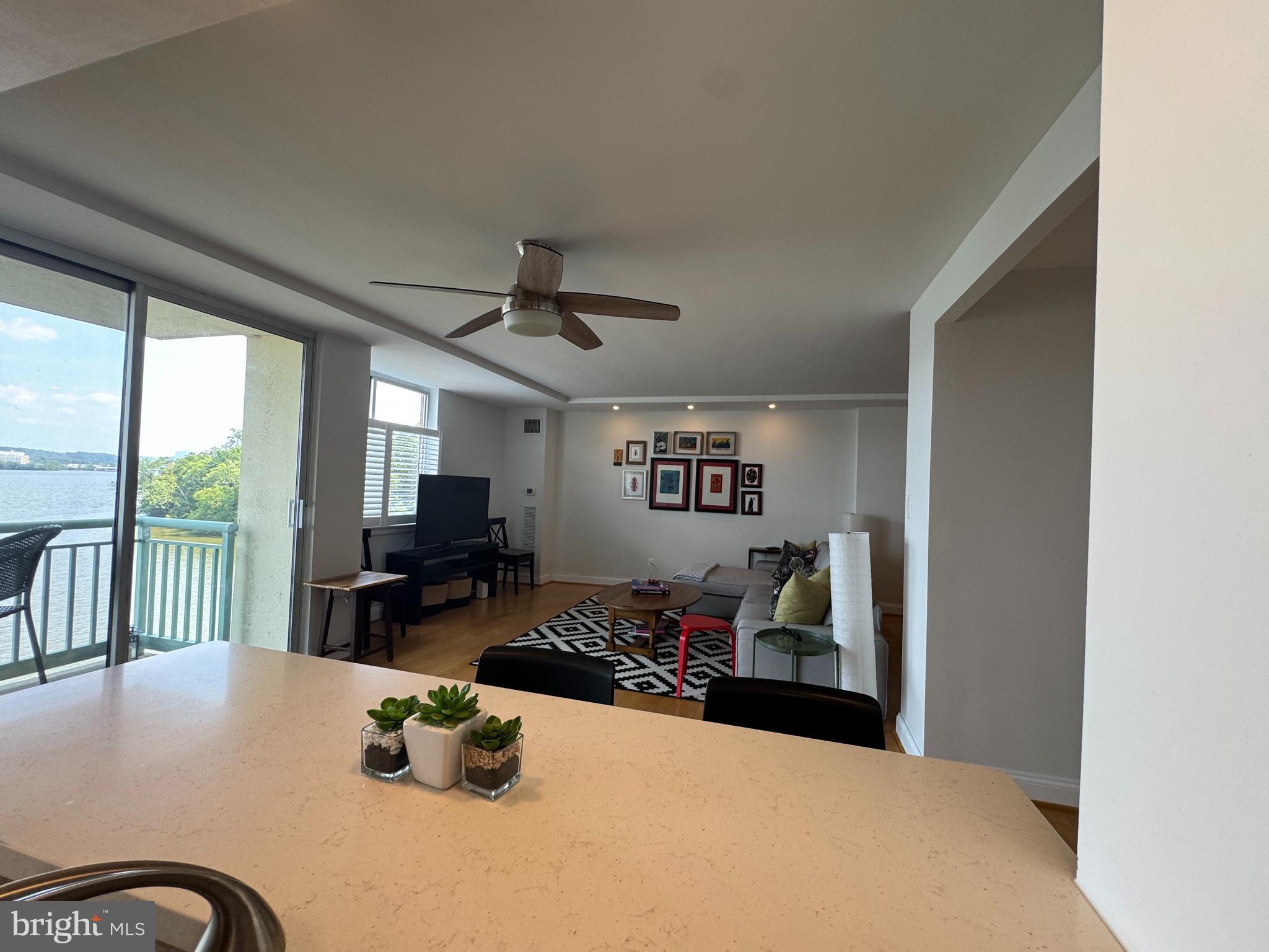 MARINA TOWERS - Residential Lease