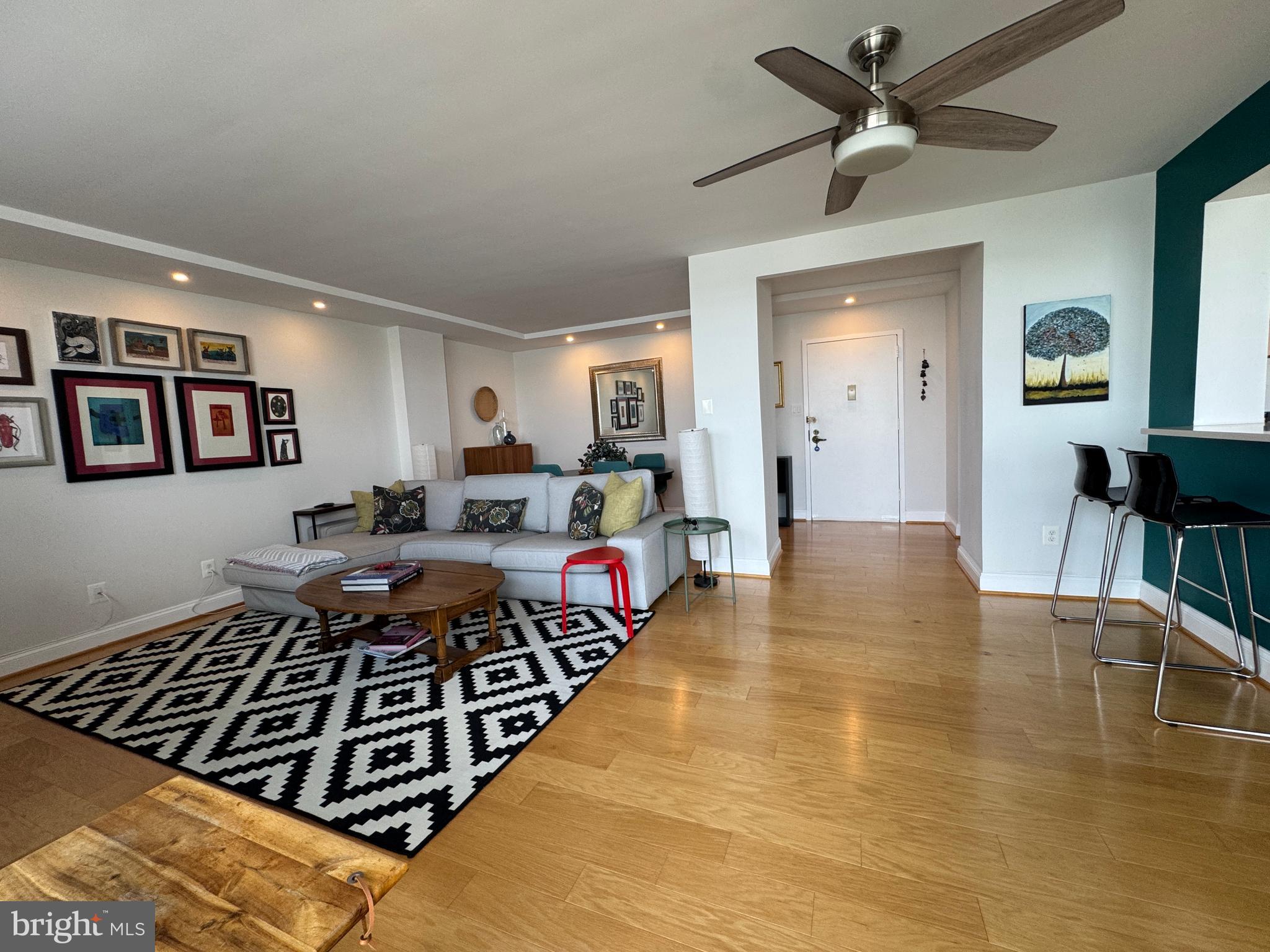 MARINA TOWERS - Residential Lease