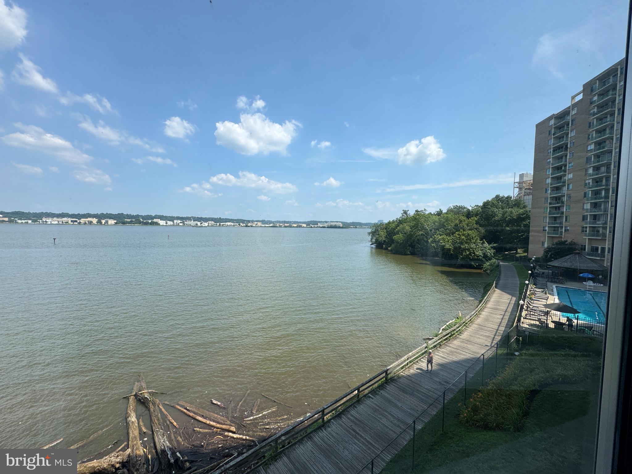 MARINA TOWERS - Residential Lease