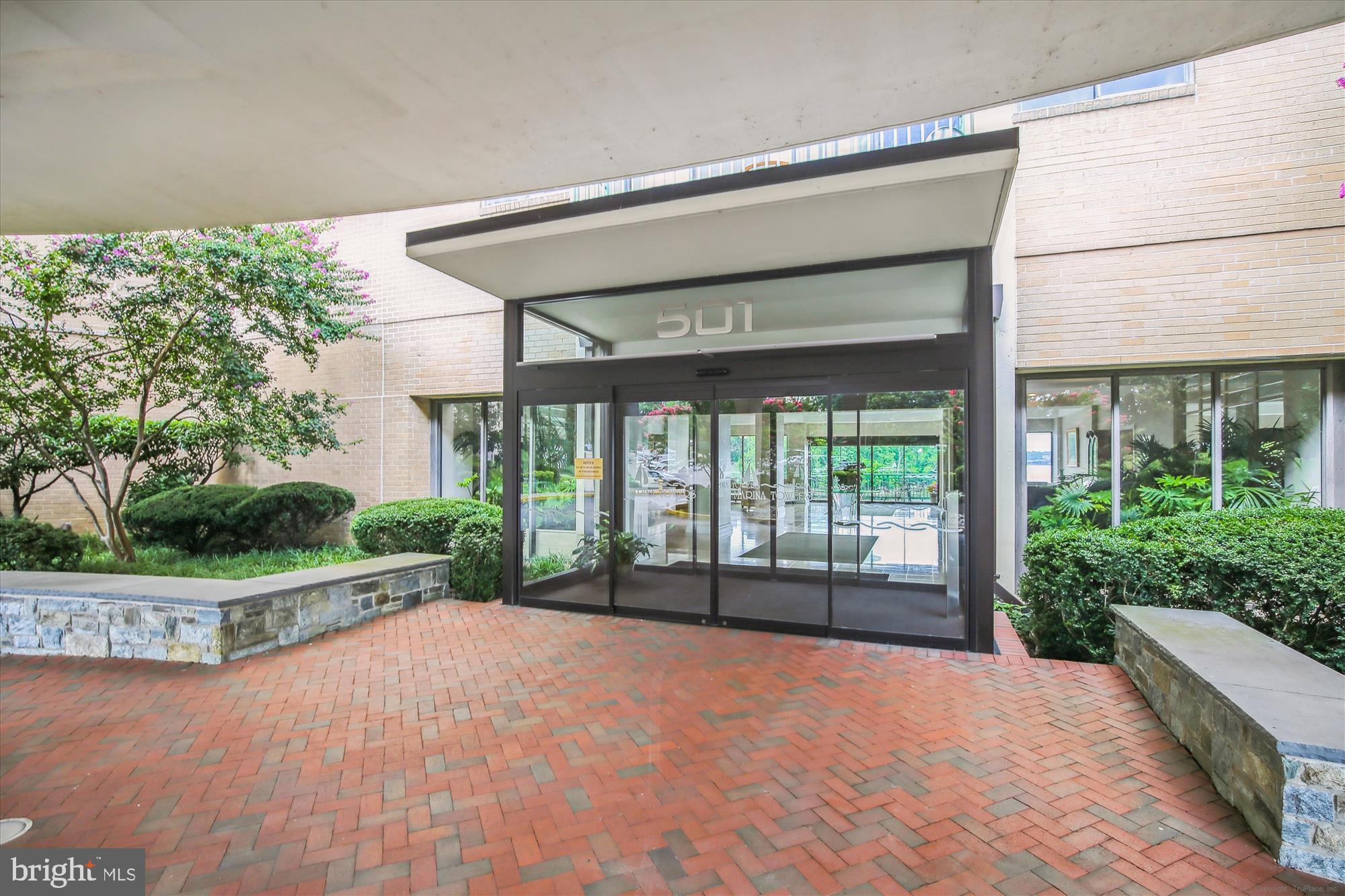 MARINA TOWERS - Residential Lease