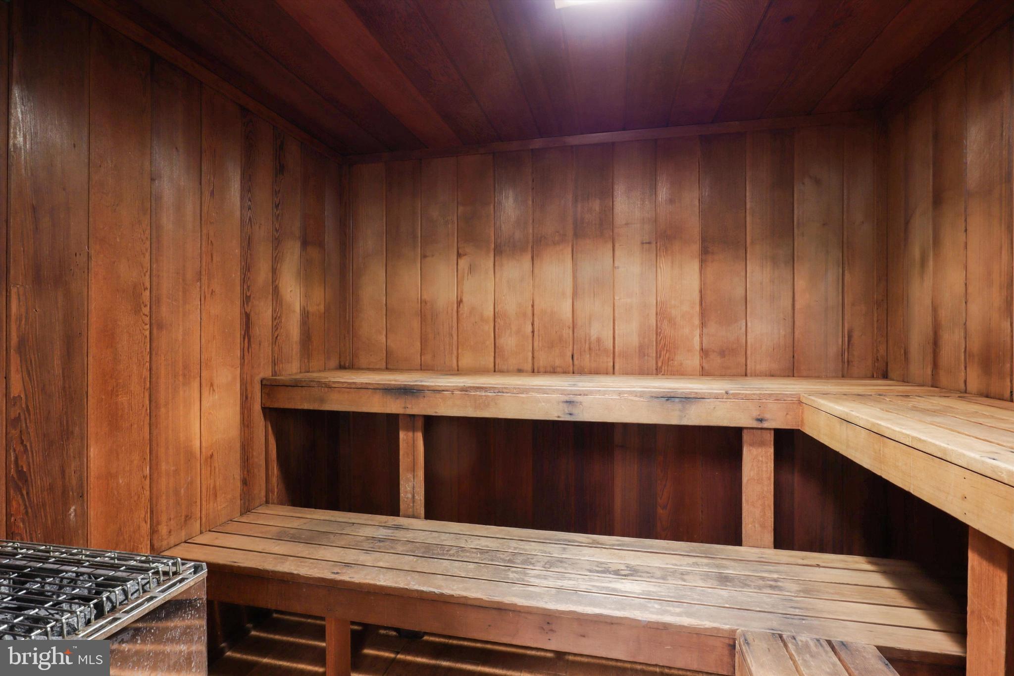 MARINA TOWERS - Residential Lease