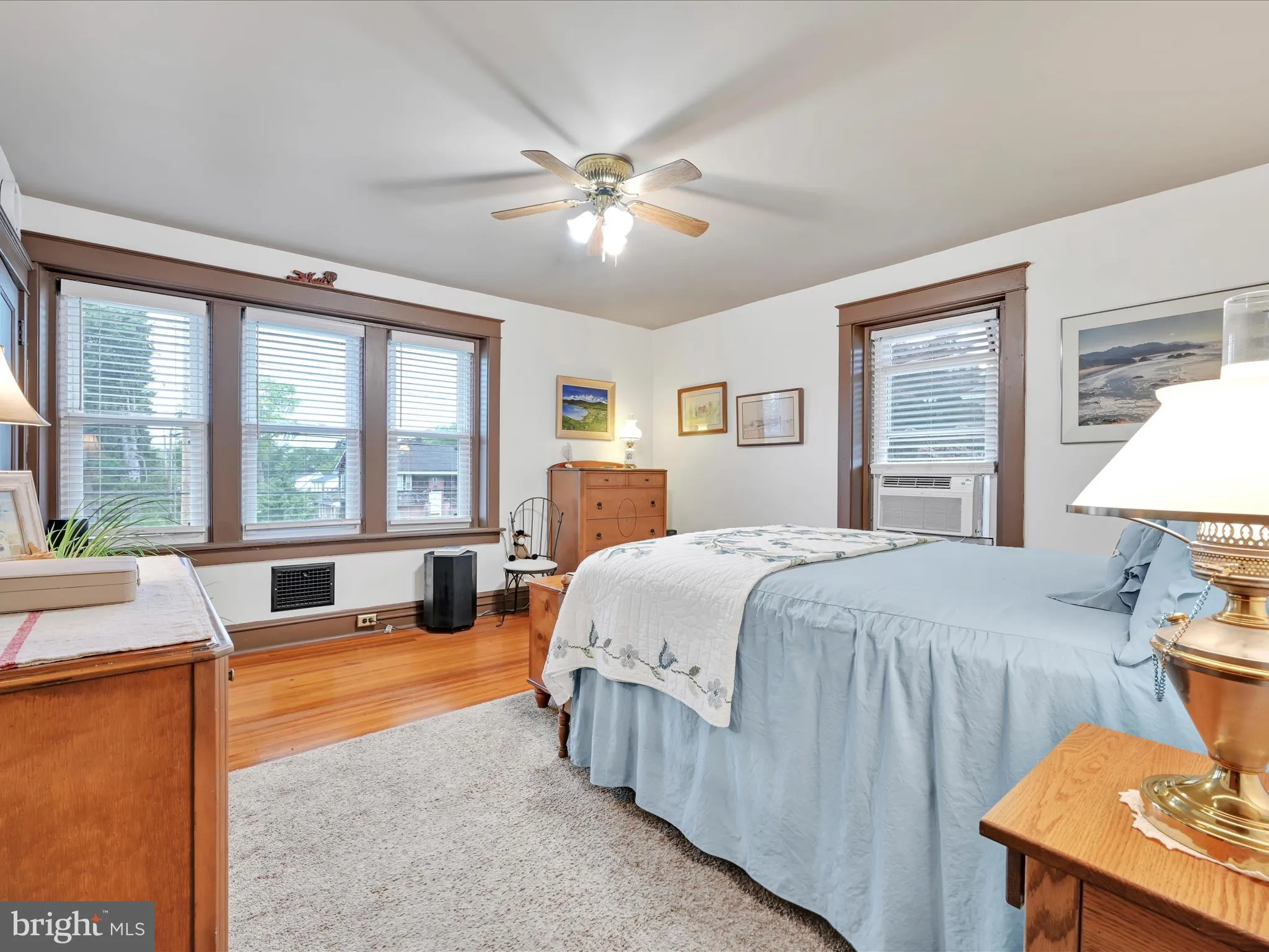 Lancaster, Pennsylvania 17601, United States, 5 Bedrooms Bedrooms, ,2 BathroomsBathrooms,Residential,Pending,205981