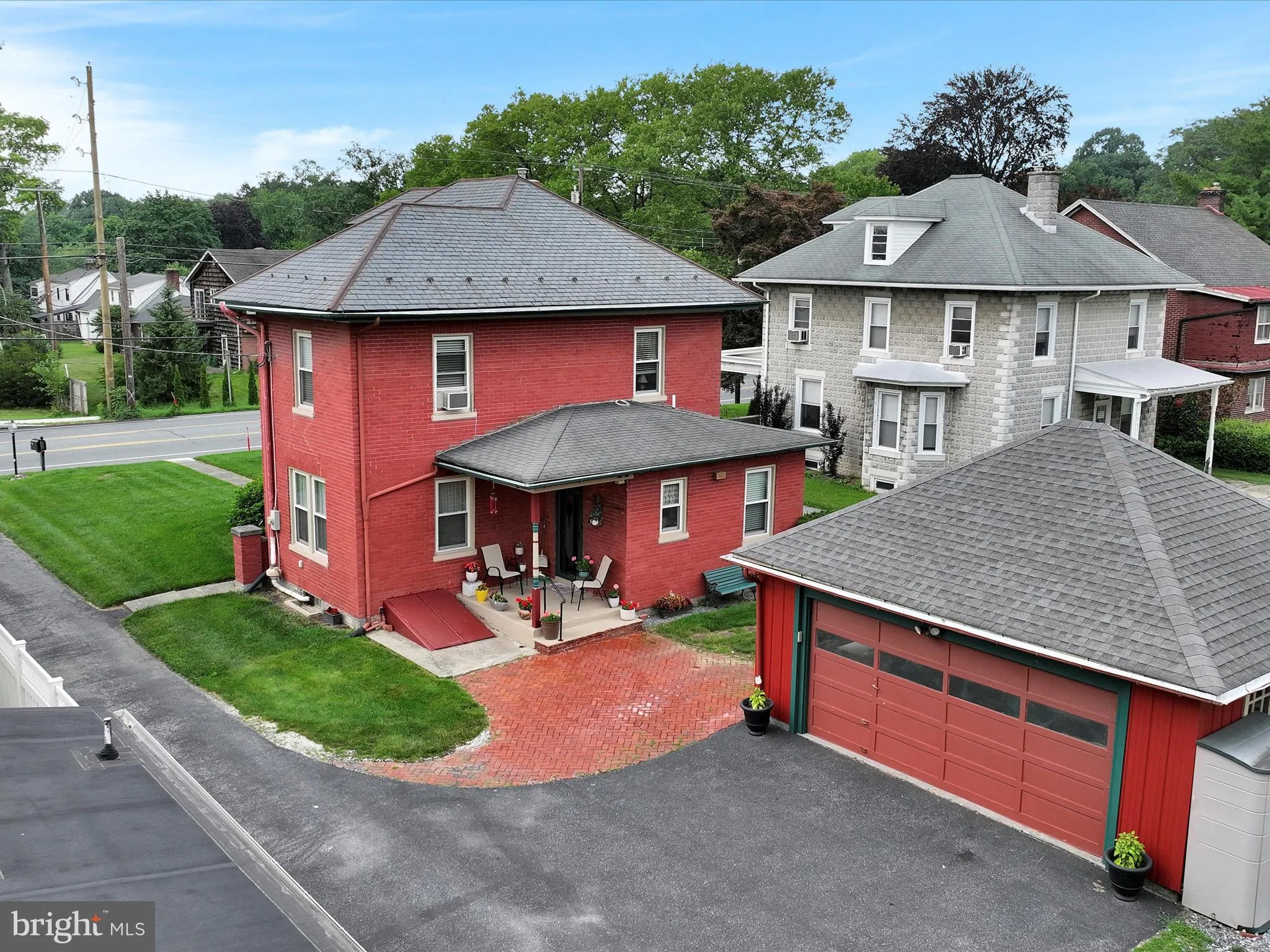 Lancaster, Pennsylvania 17601, United States, 5 Bedrooms Bedrooms, ,2 BathroomsBathrooms,Residential,Pending,205981