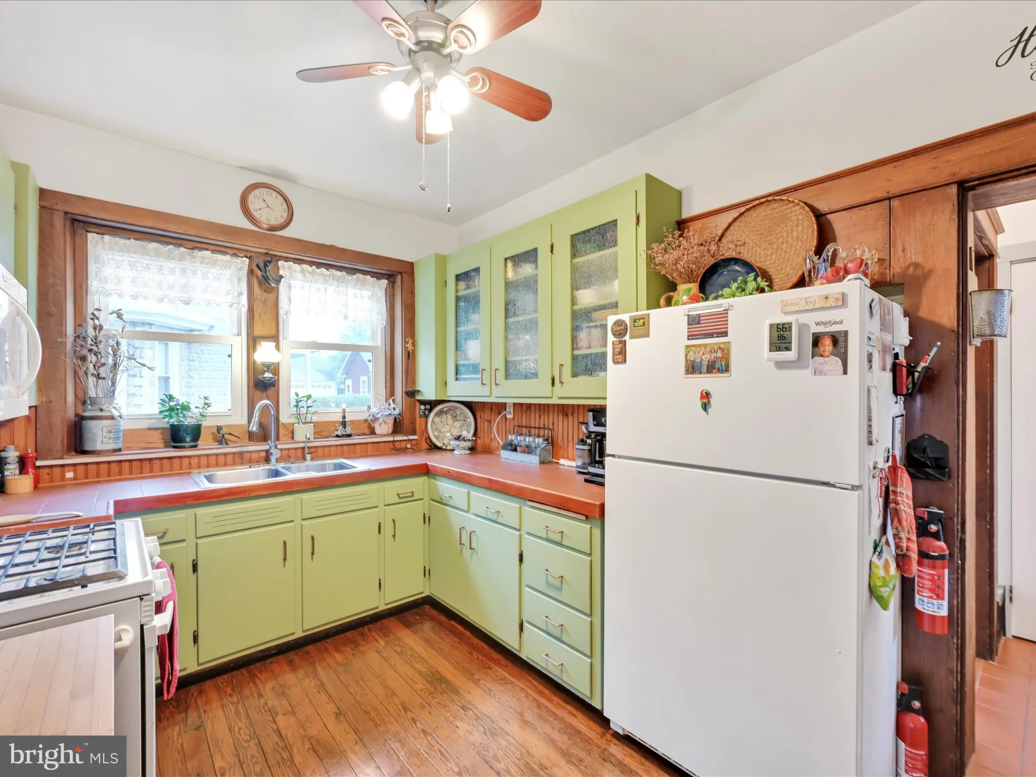 Lancaster, Pennsylvania 17601, United States, 5 Bedrooms Bedrooms, ,2 BathroomsBathrooms,Residential,Pending,205981