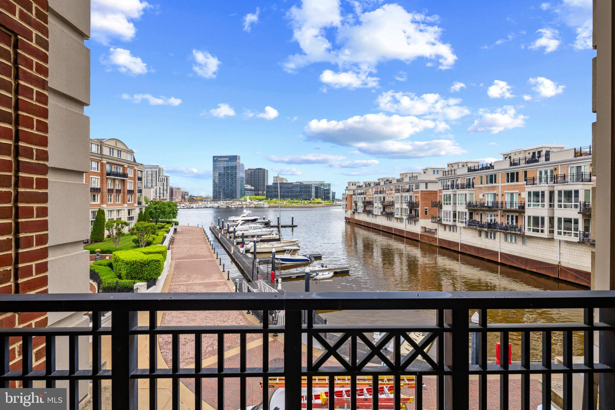 THE RITZ-CARLTON RESIDENCES - Residential