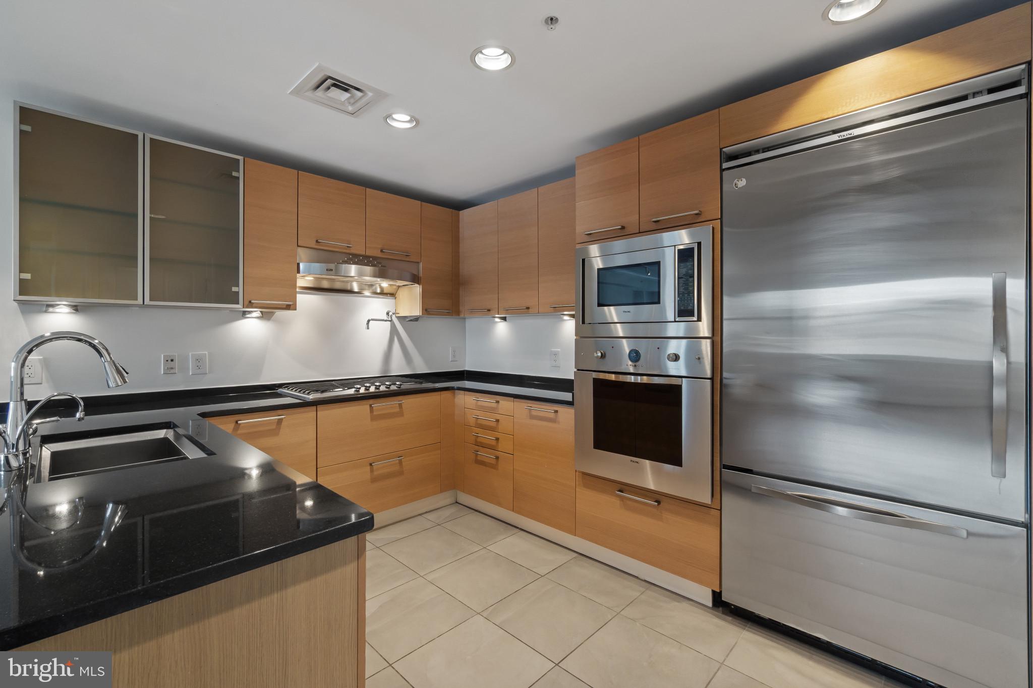 THE RITZ-CARLTON RESIDENCES - Residential