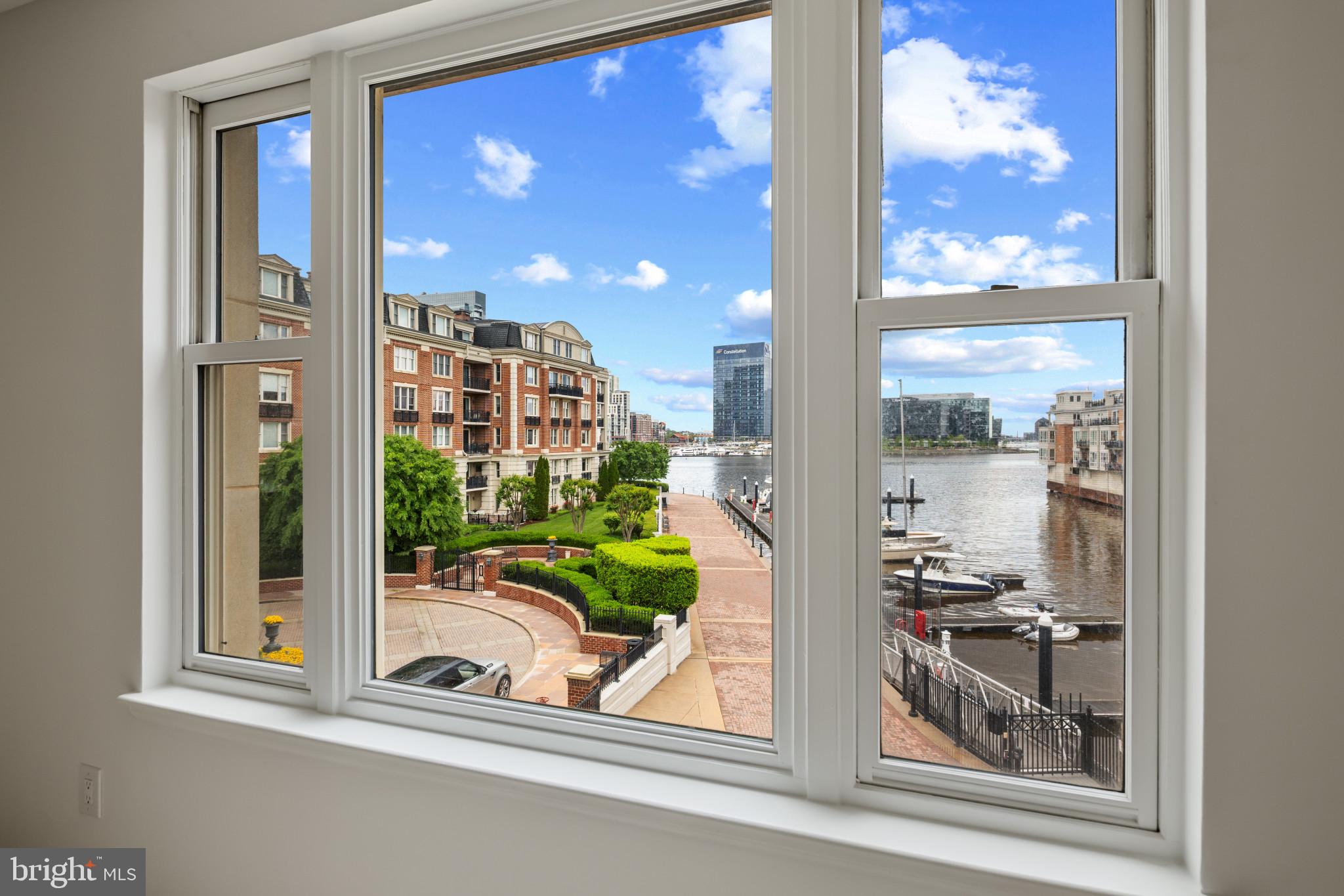 THE RITZ-CARLTON RESIDENCES - Residential