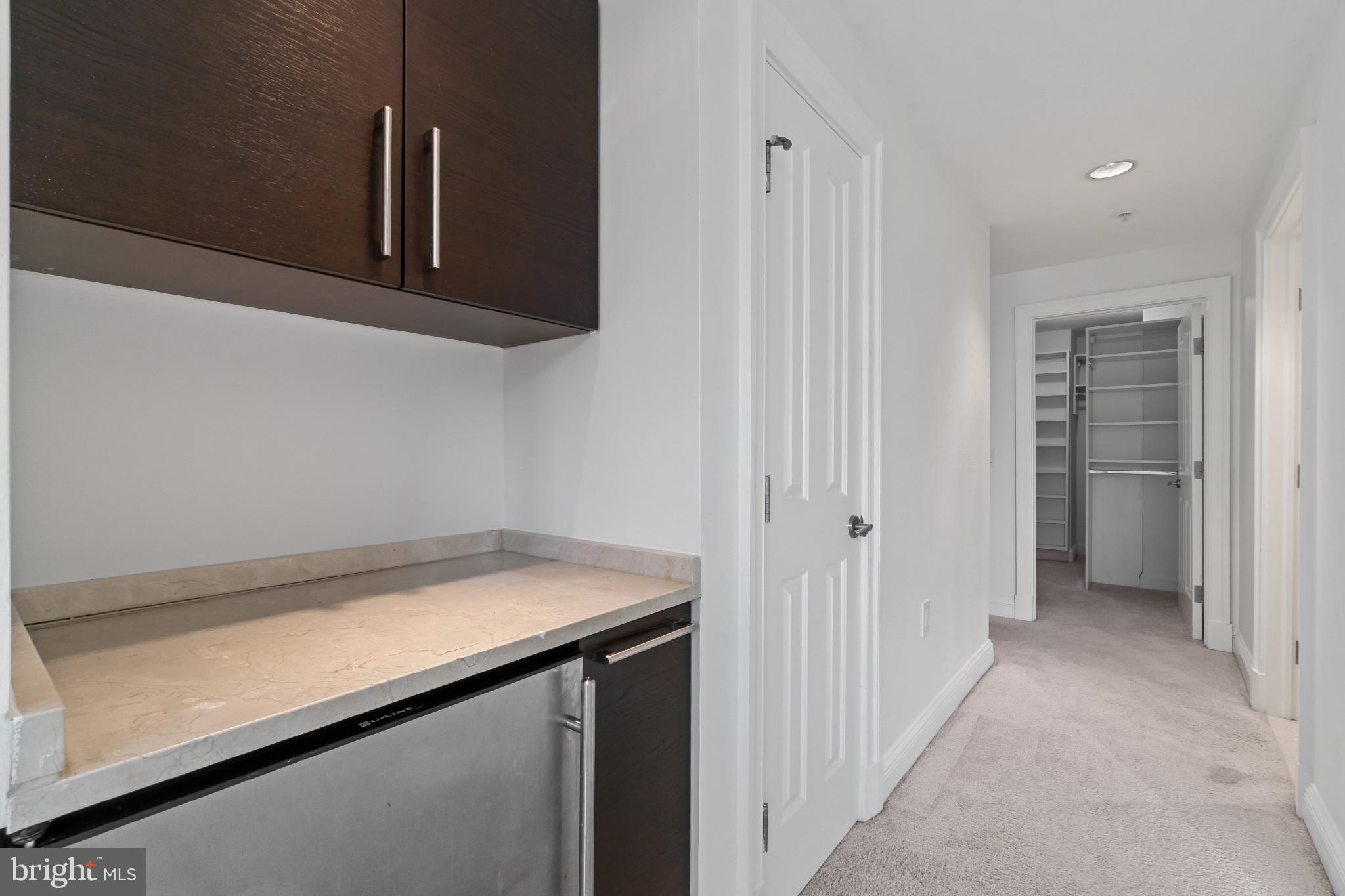 THE RITZ-CARLTON RESIDENCES - Residential