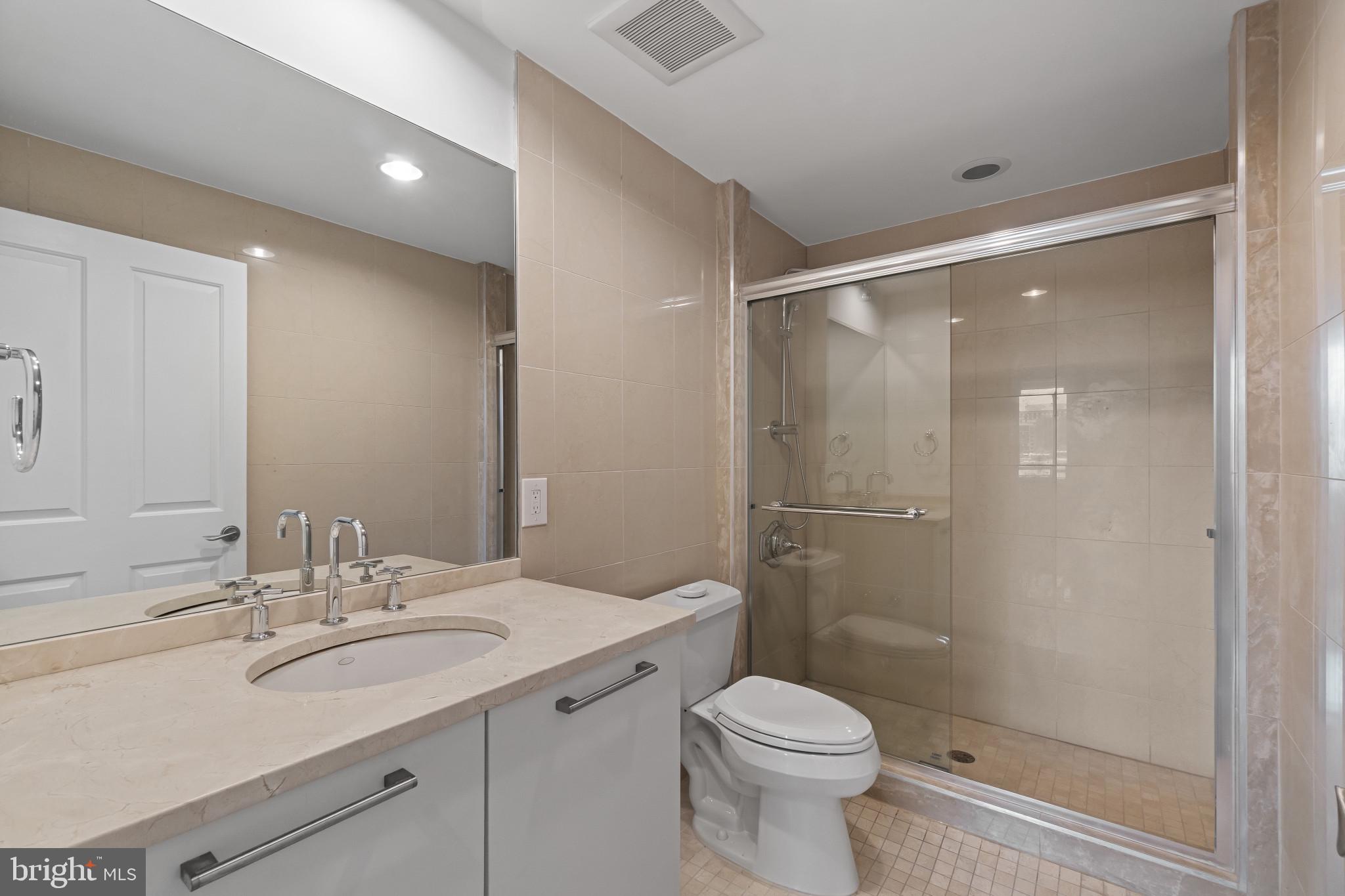 THE RITZ-CARLTON RESIDENCES - Residential