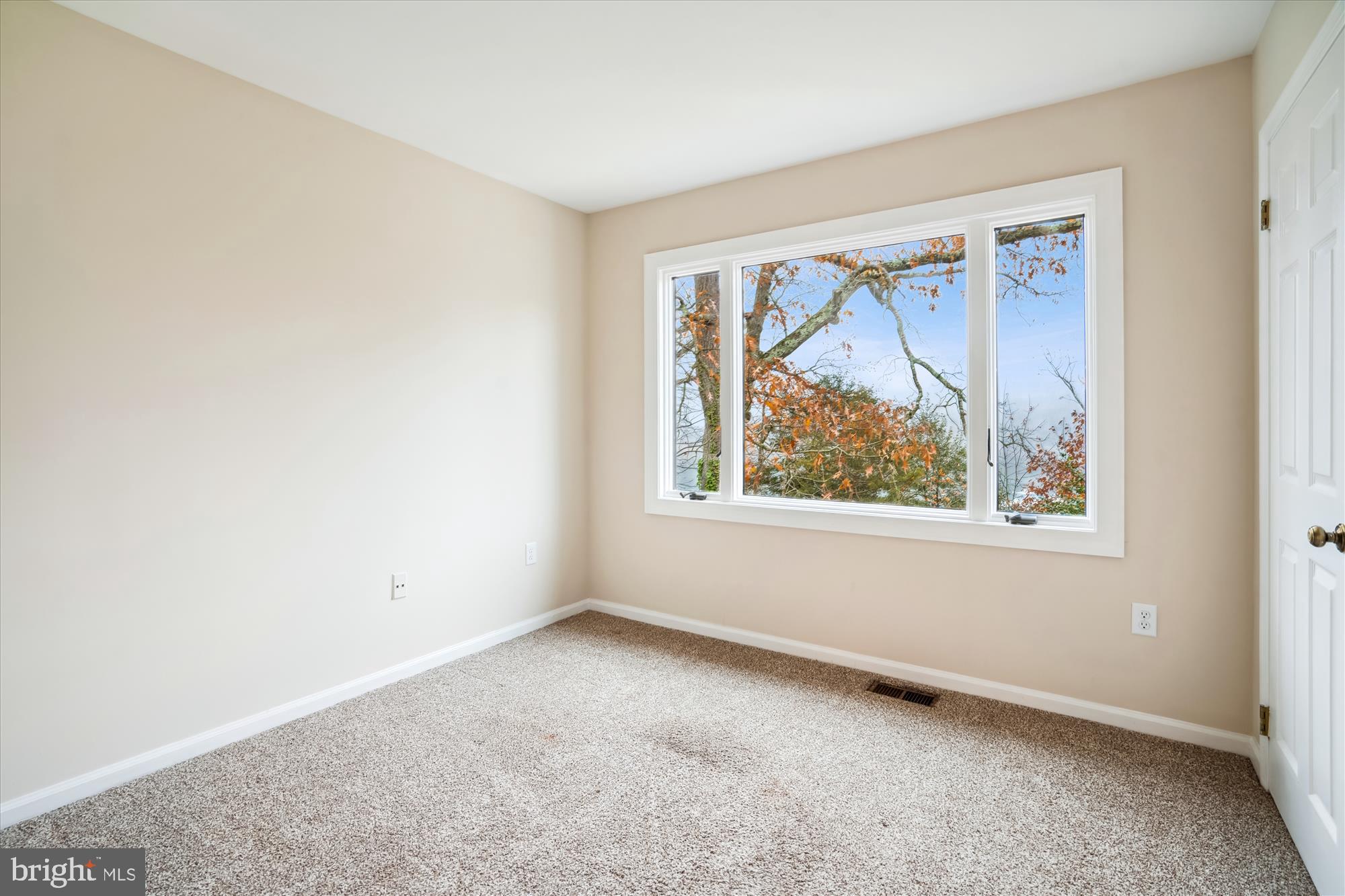 ANNAPOLIS LANDING - Residential