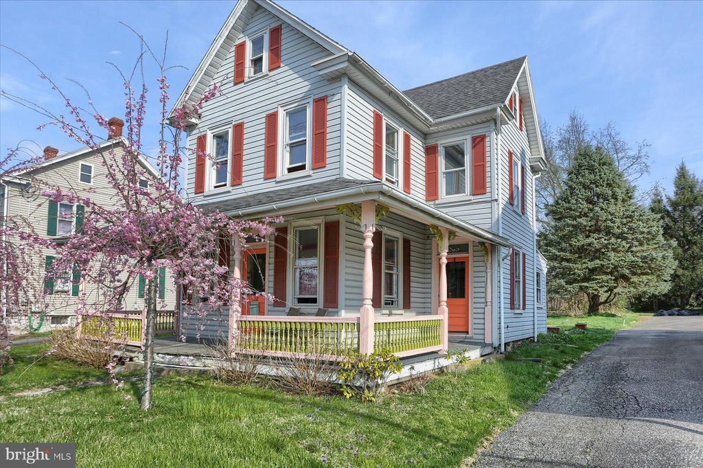 Photo of 112 MANOR AVE, MILLERSVILLE, PA 17551 (MLS # PALA2033362)