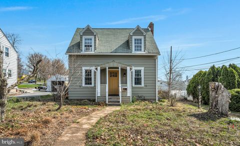 916 N SPRING STREET MIDDLETOWN PA 17057