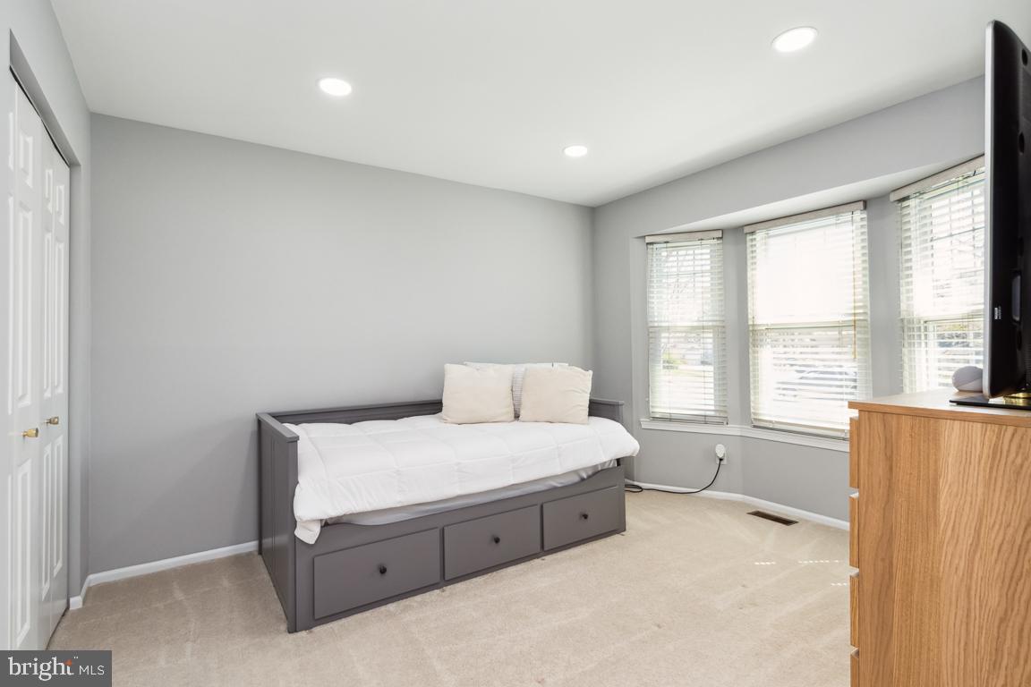 MONTCLAIR - Residential