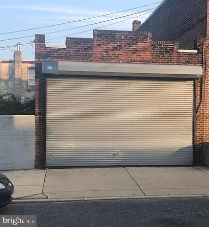 PORT RICHMOND - Commercial Sale