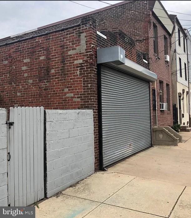 PORT RICHMOND - Commercial Sale