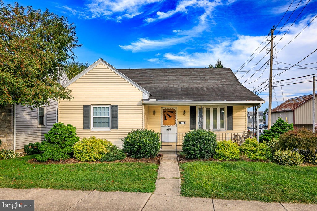 Photo of 102 S Market Street, EPHRATA, PA 17522 (MLS # PALA2095538)