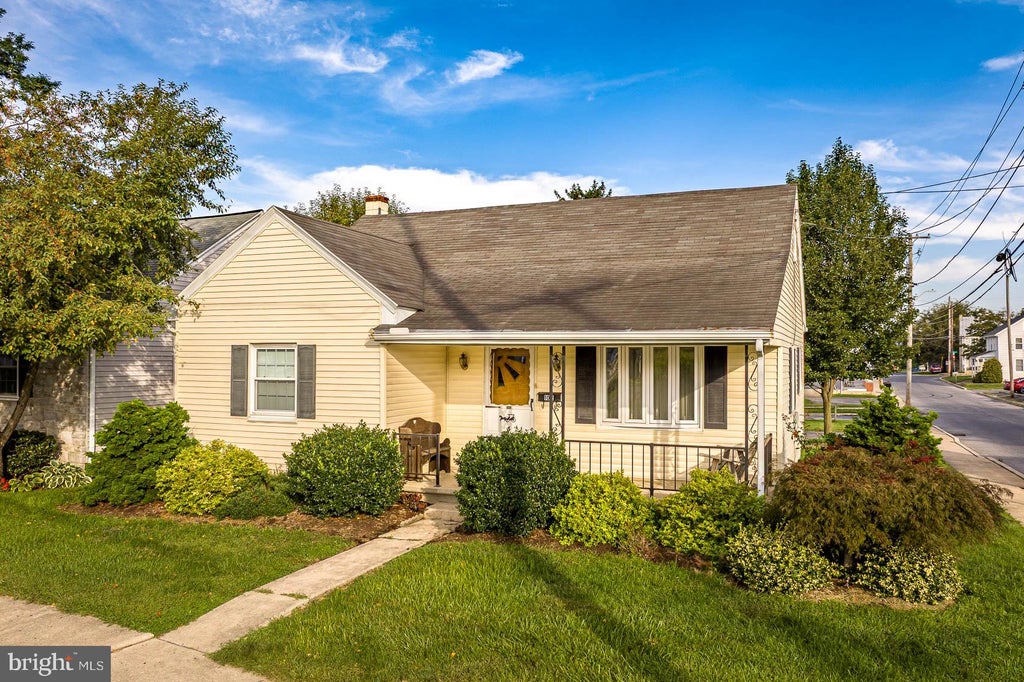 Photo of 102 S Market Street, EPHRATA, PA 17522 (MLS # PALA2095538)