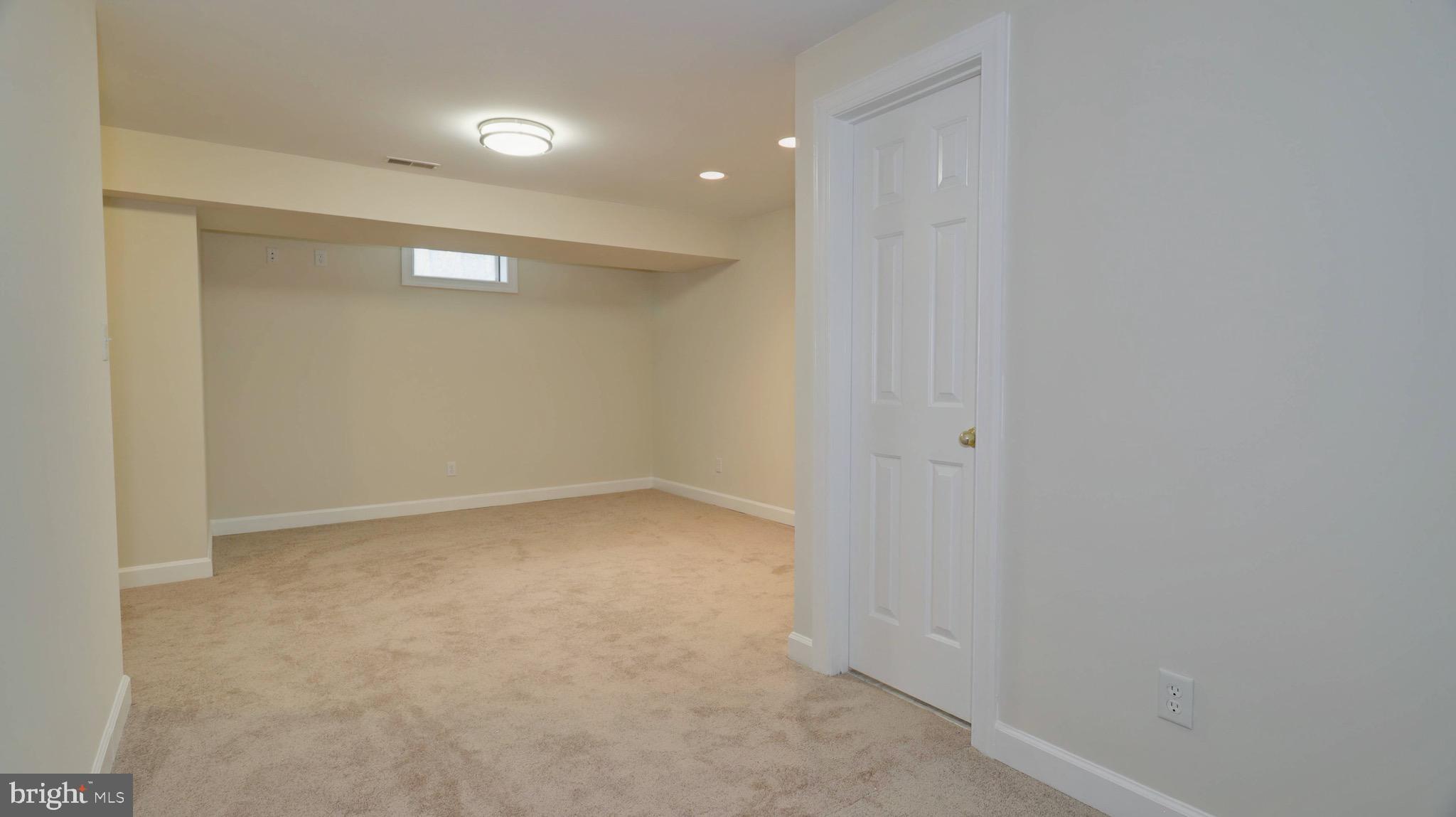 MANSFIELD MANOR - Residential