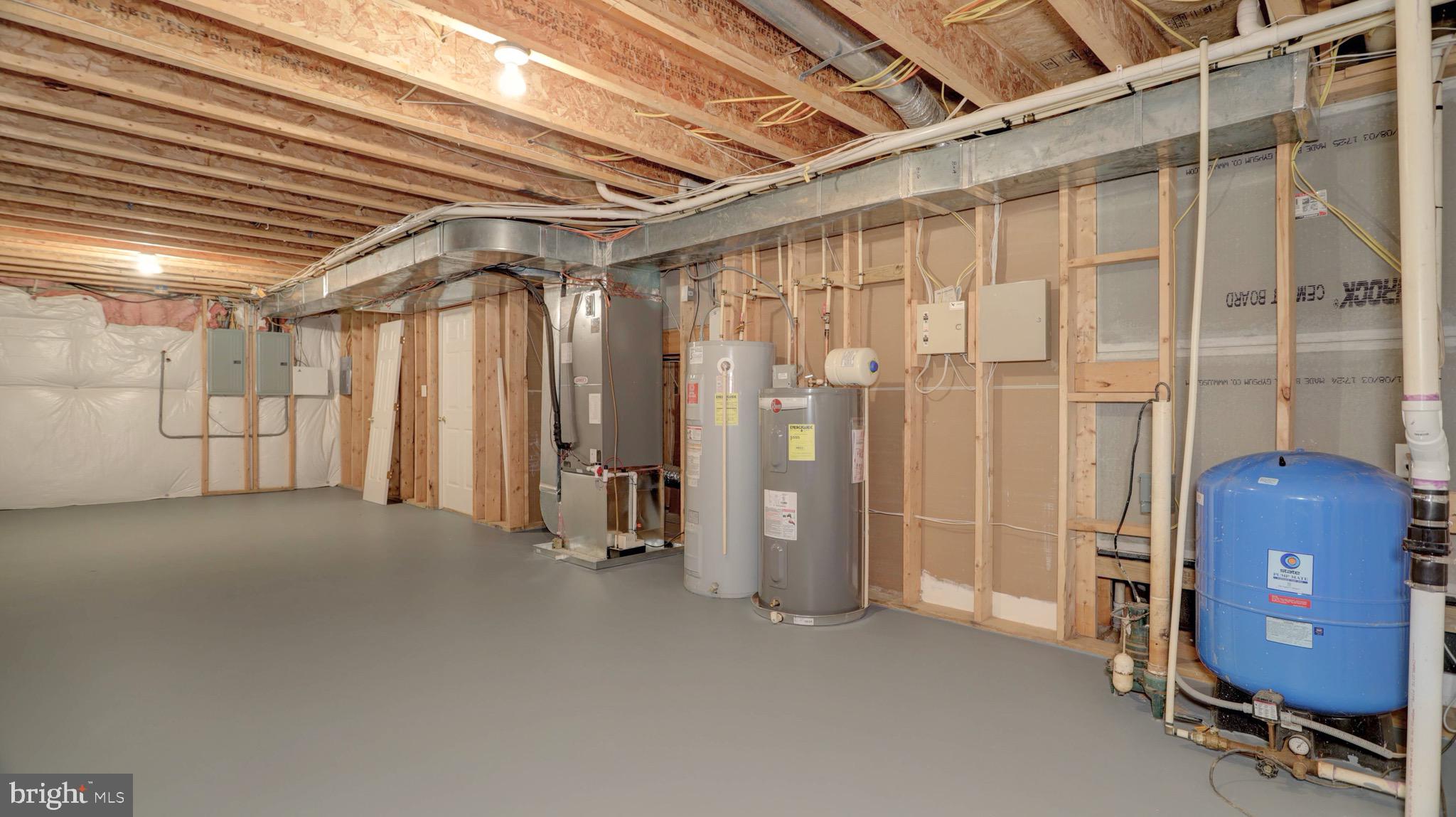 MANSFIELD MANOR - Residential