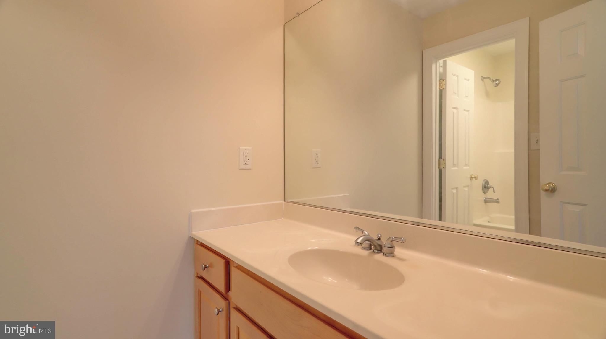 MANSFIELD MANOR - Residential