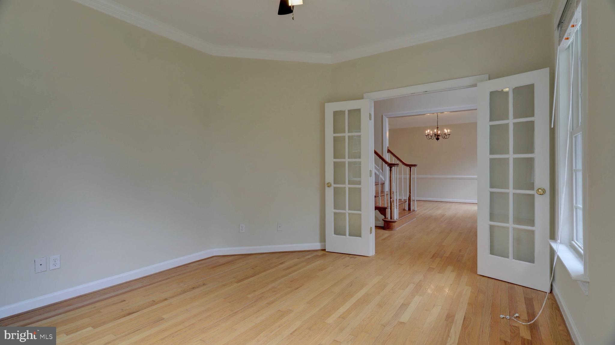 MANSFIELD MANOR - Residential