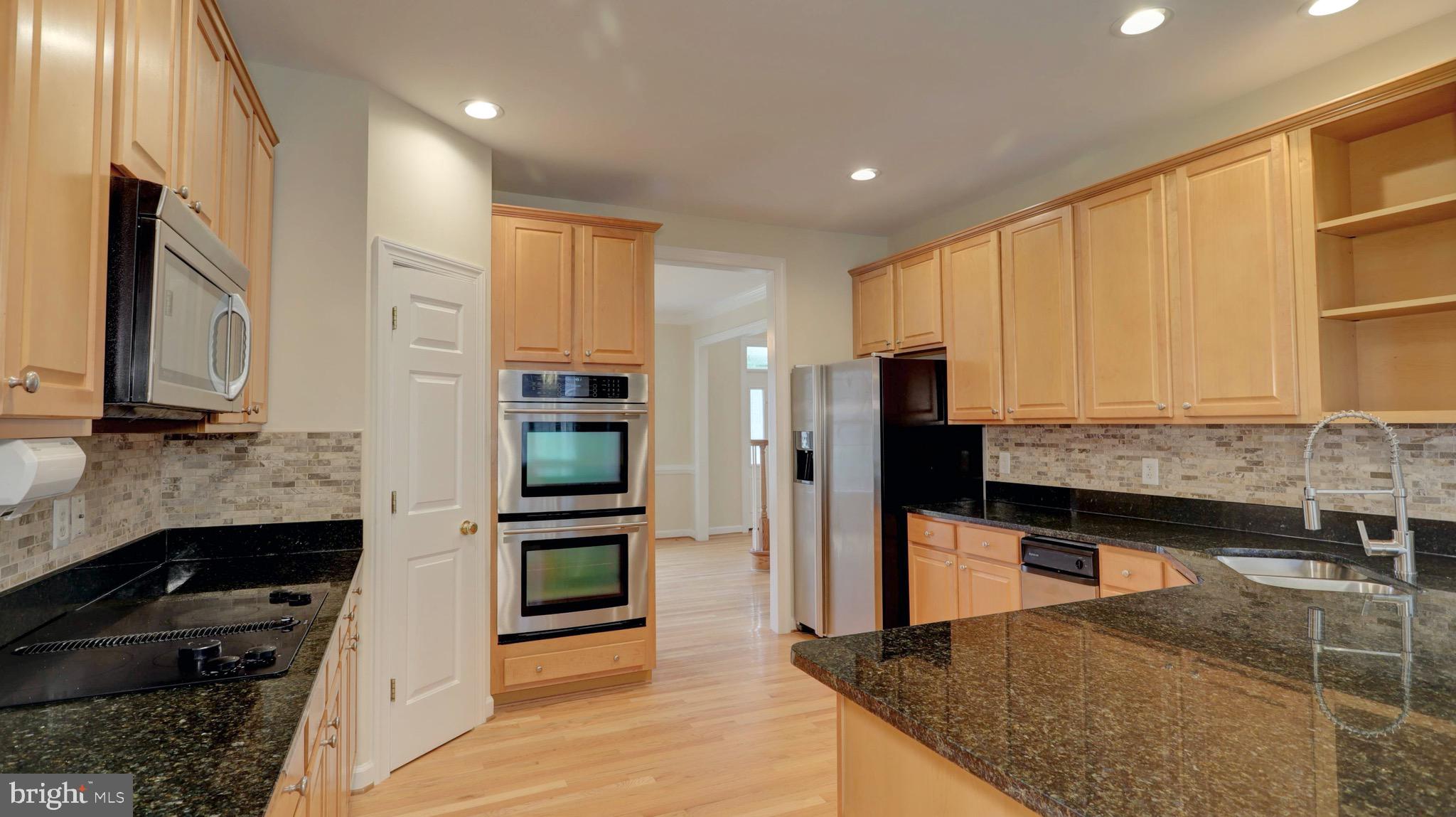 MANSFIELD MANOR - Residential