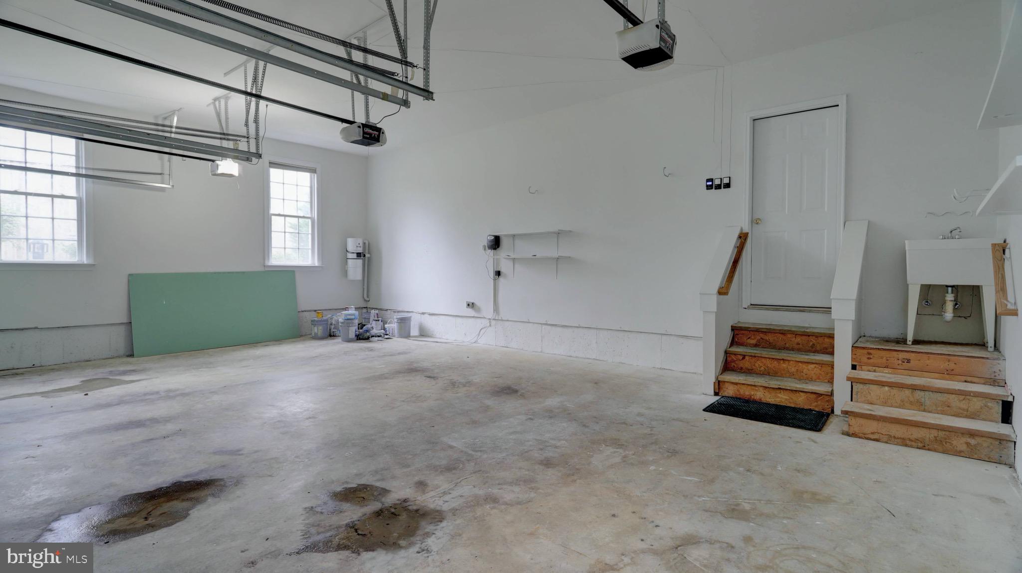 MANSFIELD MANOR - Residential