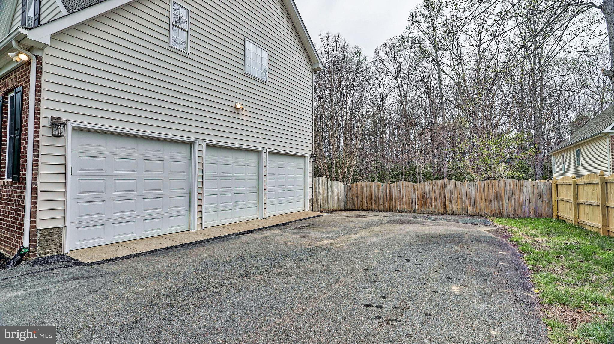 MANSFIELD MANOR - Residential