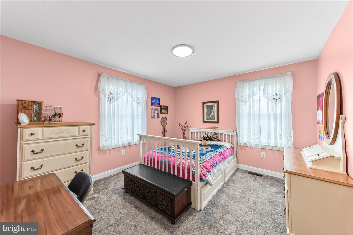 MILMONT PARK - Residential