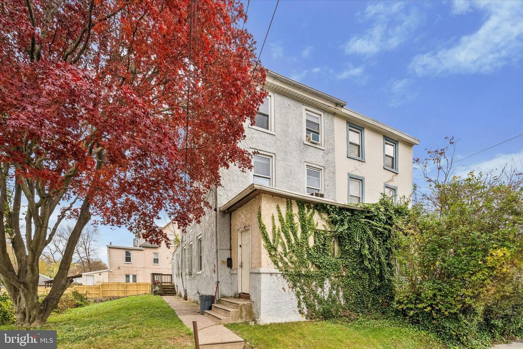 Photo of 4 Creek Avenue, DARBY, PA 19023 (MLS # PADE2104392)